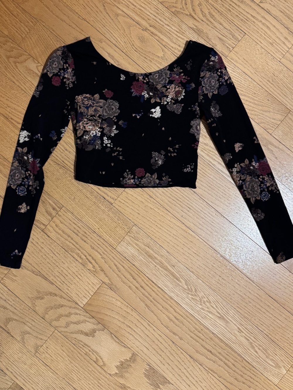Talula by Aritzia cropped black floral longsleeve  with open back (crossover)